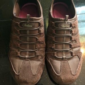 Skechers Brown slip on sneakers 9. Dark brown